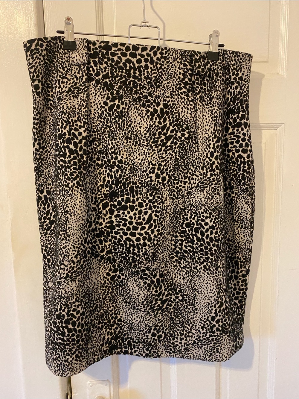 Leopard-print Knit Pencil Skirt